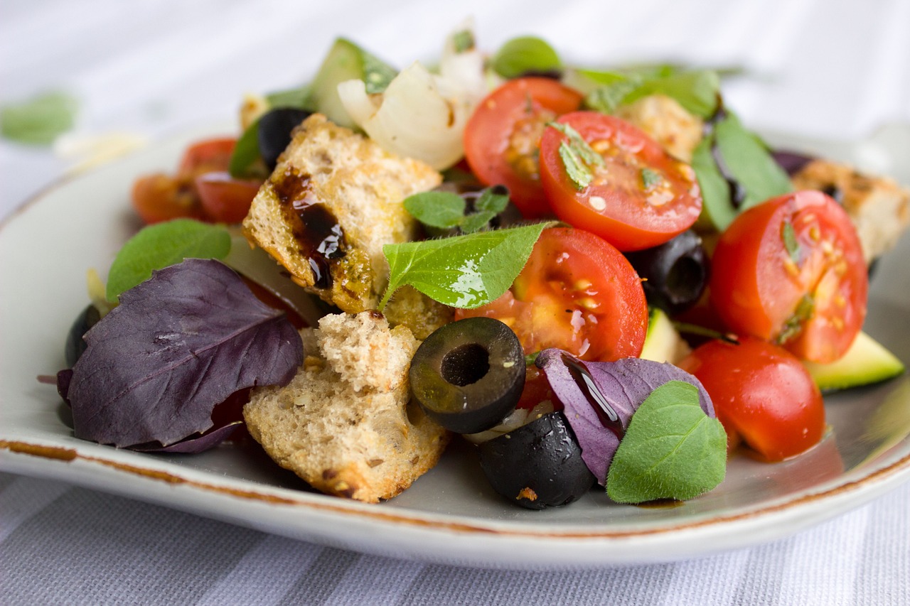The Connection Between Veganism and Reducing Food Waste